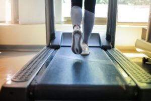 Od rehabilitacji po prewencję kontuzji – jak domowa siłownia pomaga dbać o kondycję?